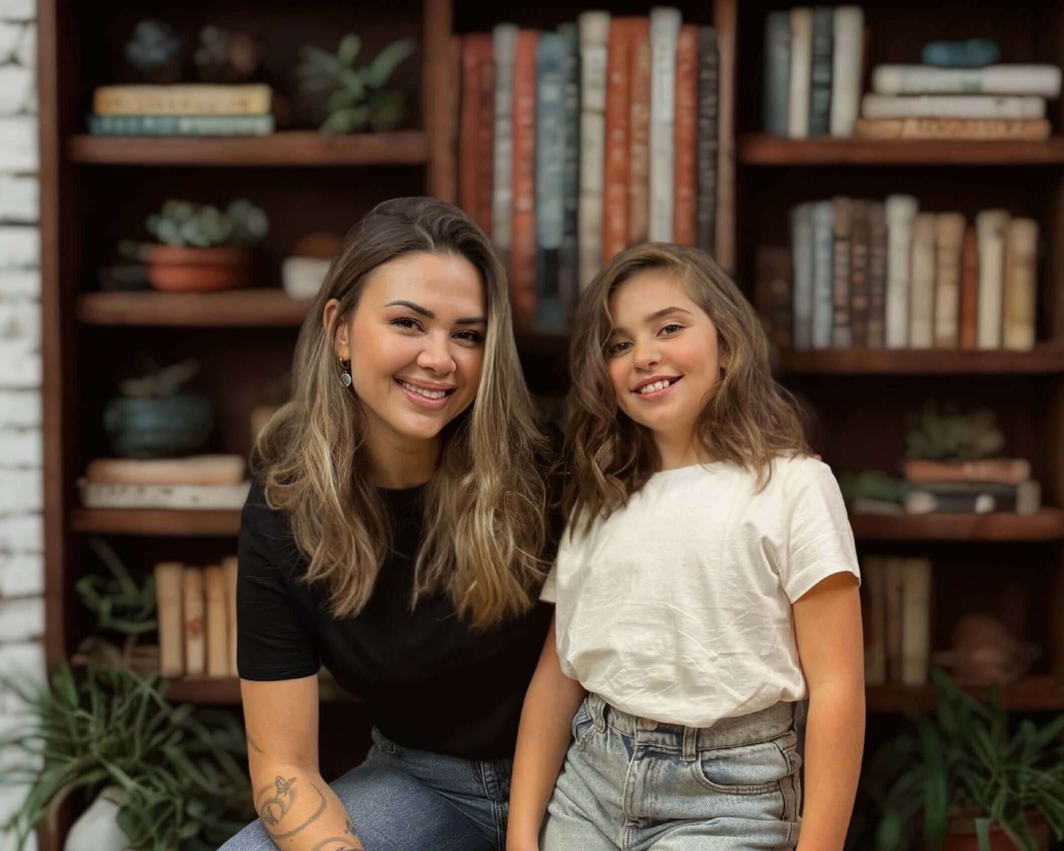 Sasha e Isabel, mamma e figlia, founder e creativa del nuovo brand ies, accessori in coordinato mamma e figlia