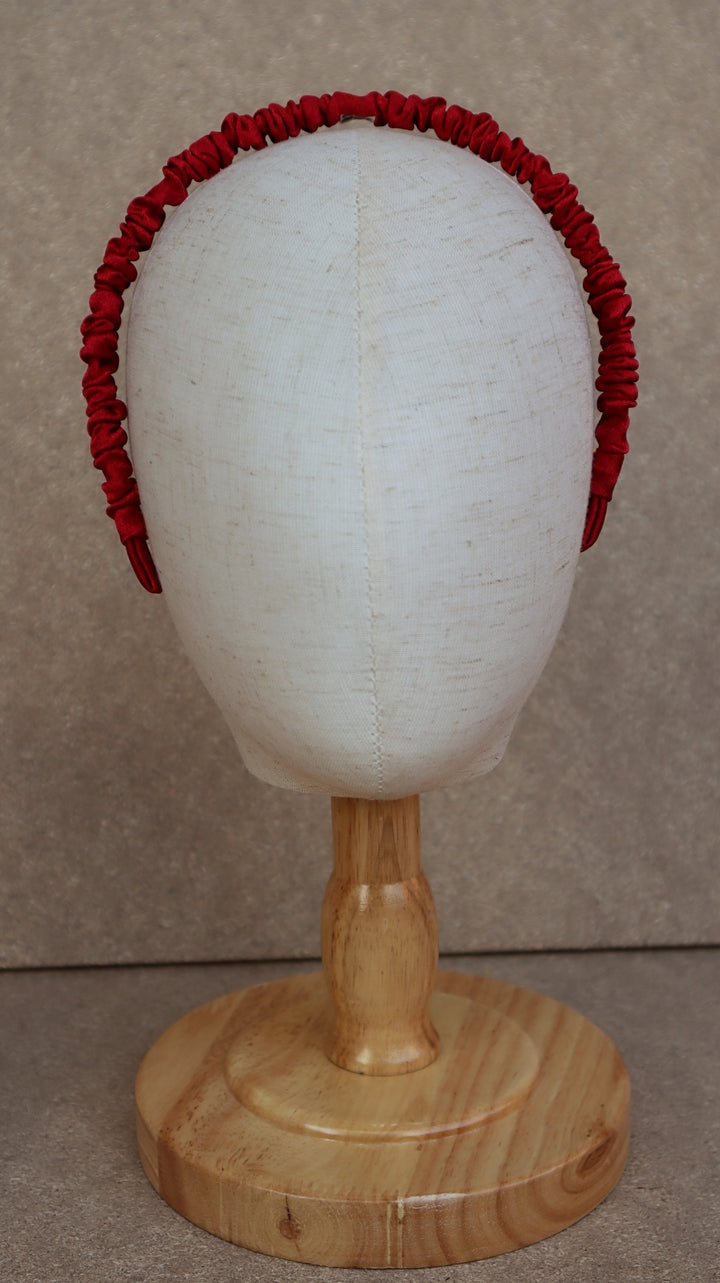 Cerchietto rosso – Drappeggio sottile